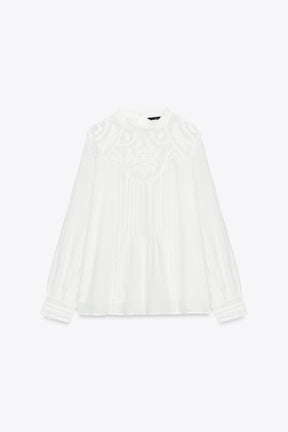 FLORAL EMBROIDERED BLOUSE