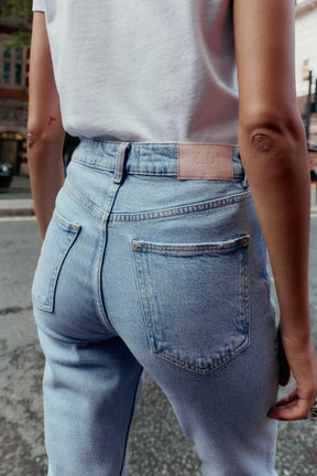 High-waist comfort jeans