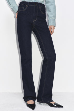 Bootcut High-Waist Jeans