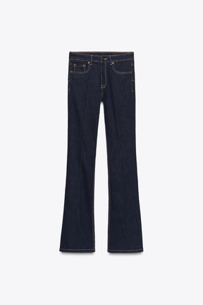 Bootcut High-Waist Jeans