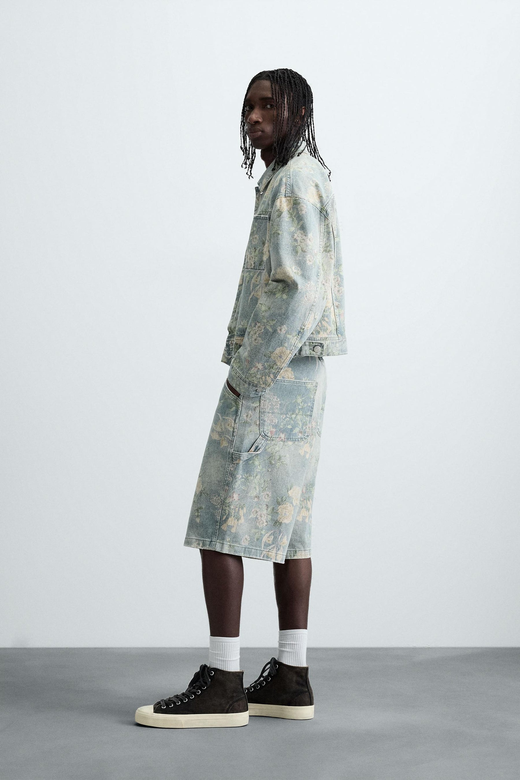 FLORAL PRINT DENIM JACKET - Image 4