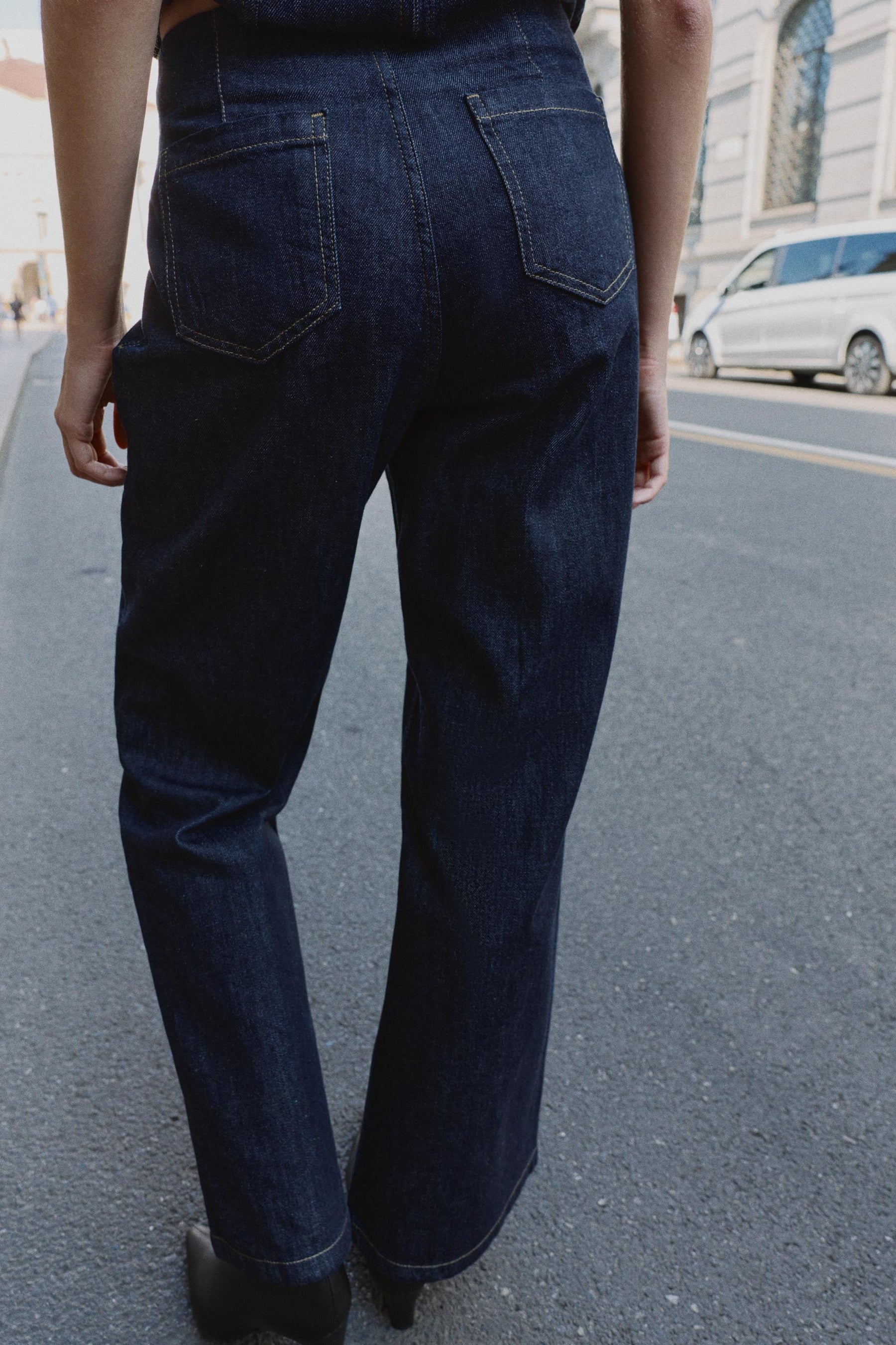 High-waist wide-leg jeans