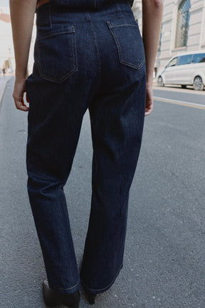 High-waist wide-leg jeans