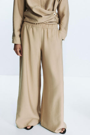 Wide-Leg Elastic Trousers