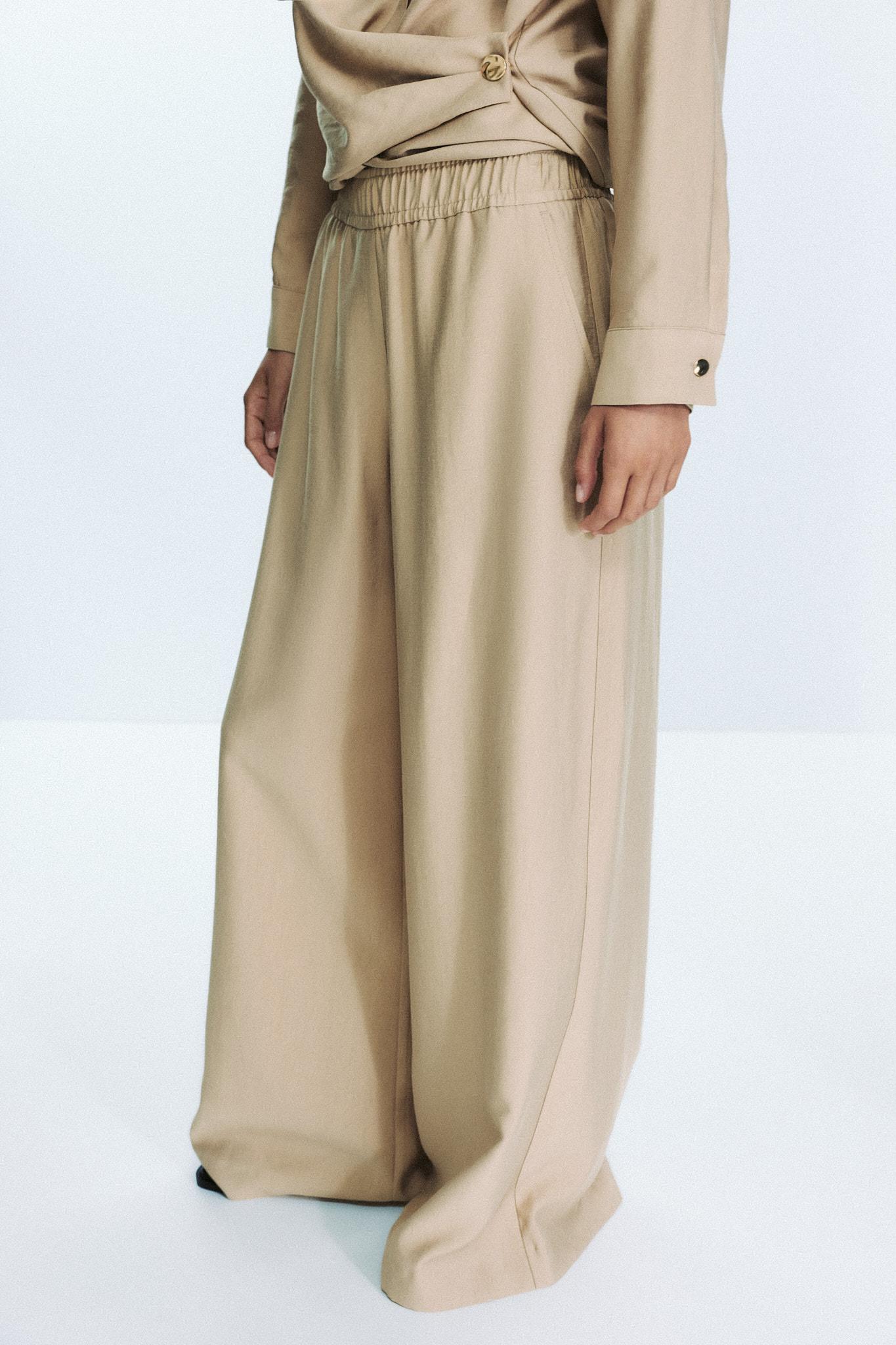 Wide-Leg Elastic Trousers