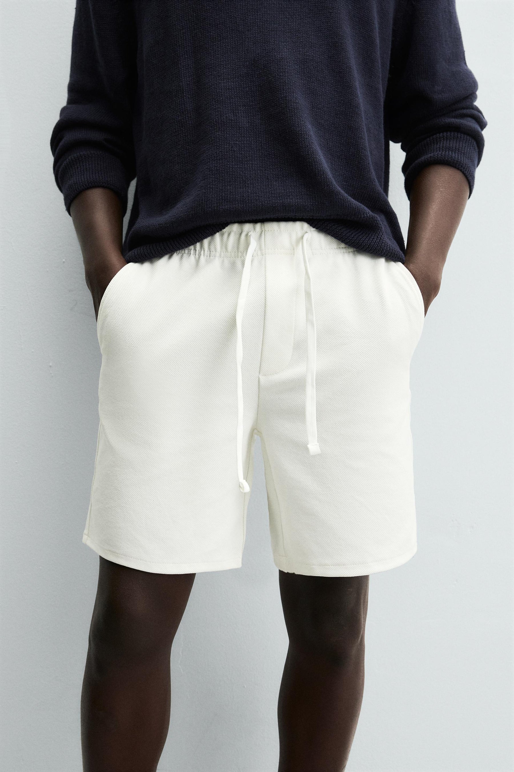 TEXTURED COMFORT BERMUDA SHORTS - Image 5
