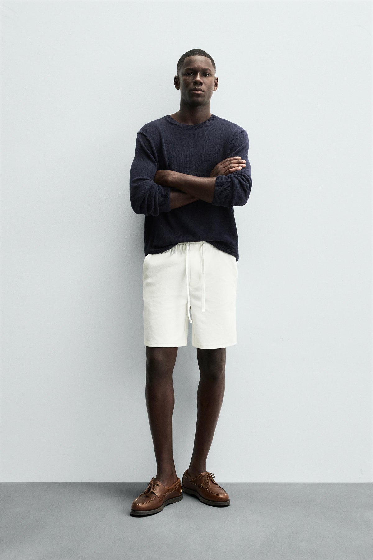 TEXTURED COMFORT BERMUDA SHORTS - Image 1
