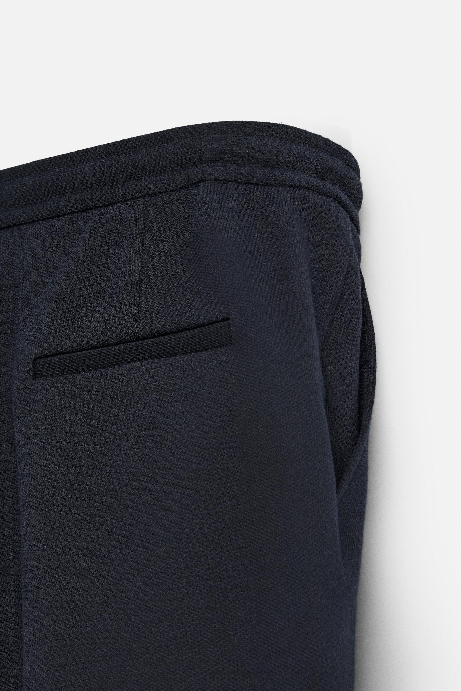 COMFORT BERMUDA SHORTS - Image 10