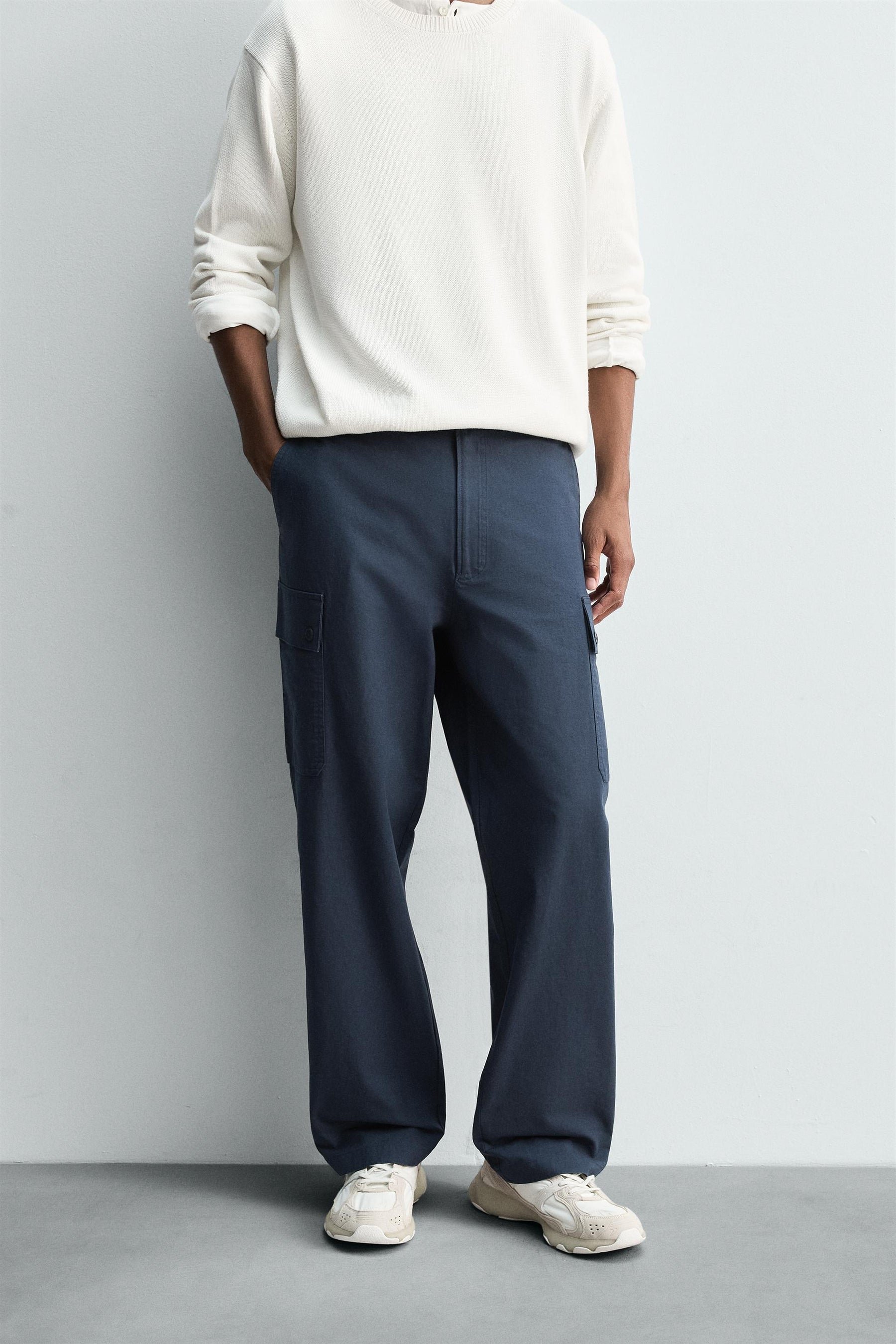 REGULAR FIT CARGO TROUSERS - Image 2