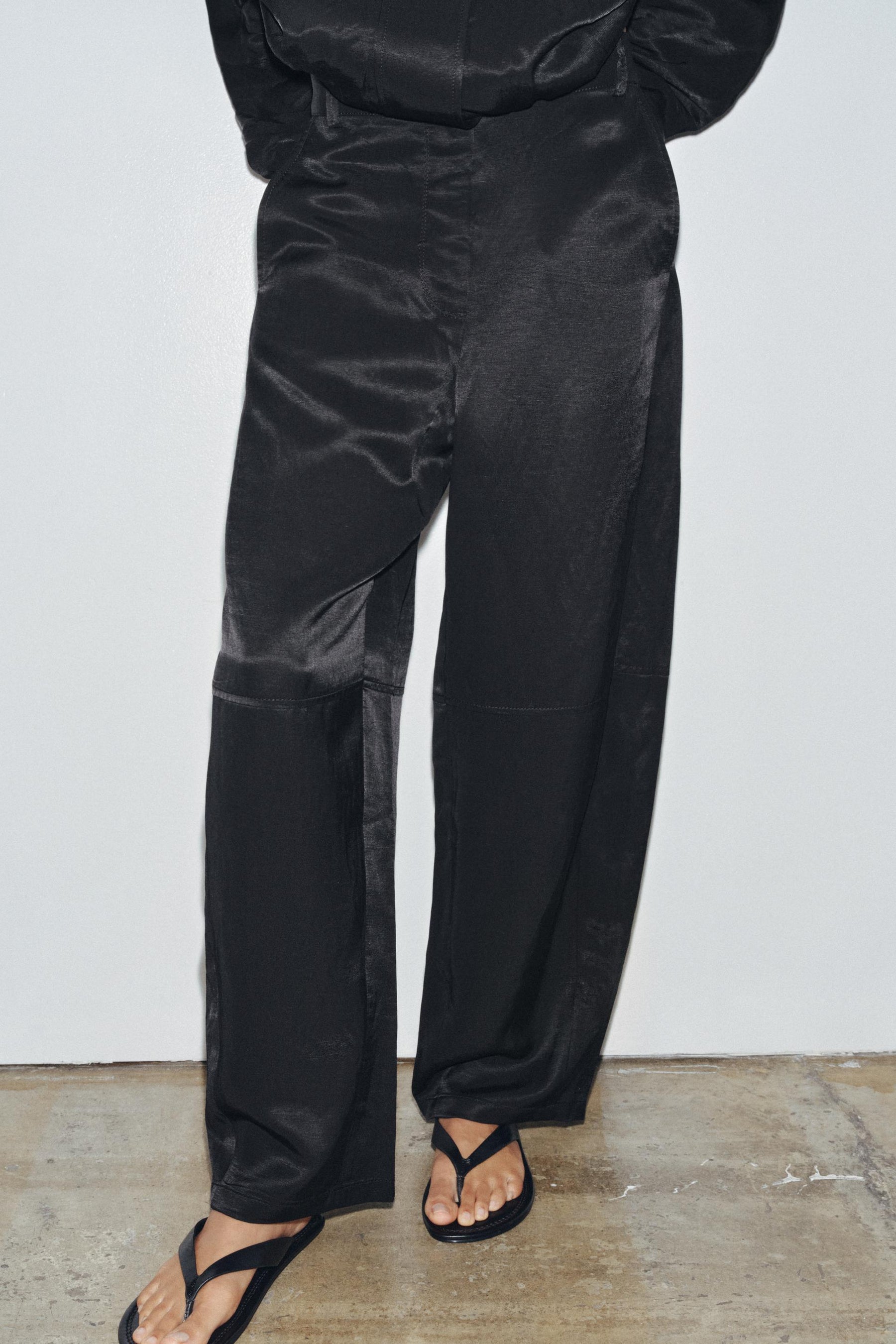 Loose-Fitting Trousers