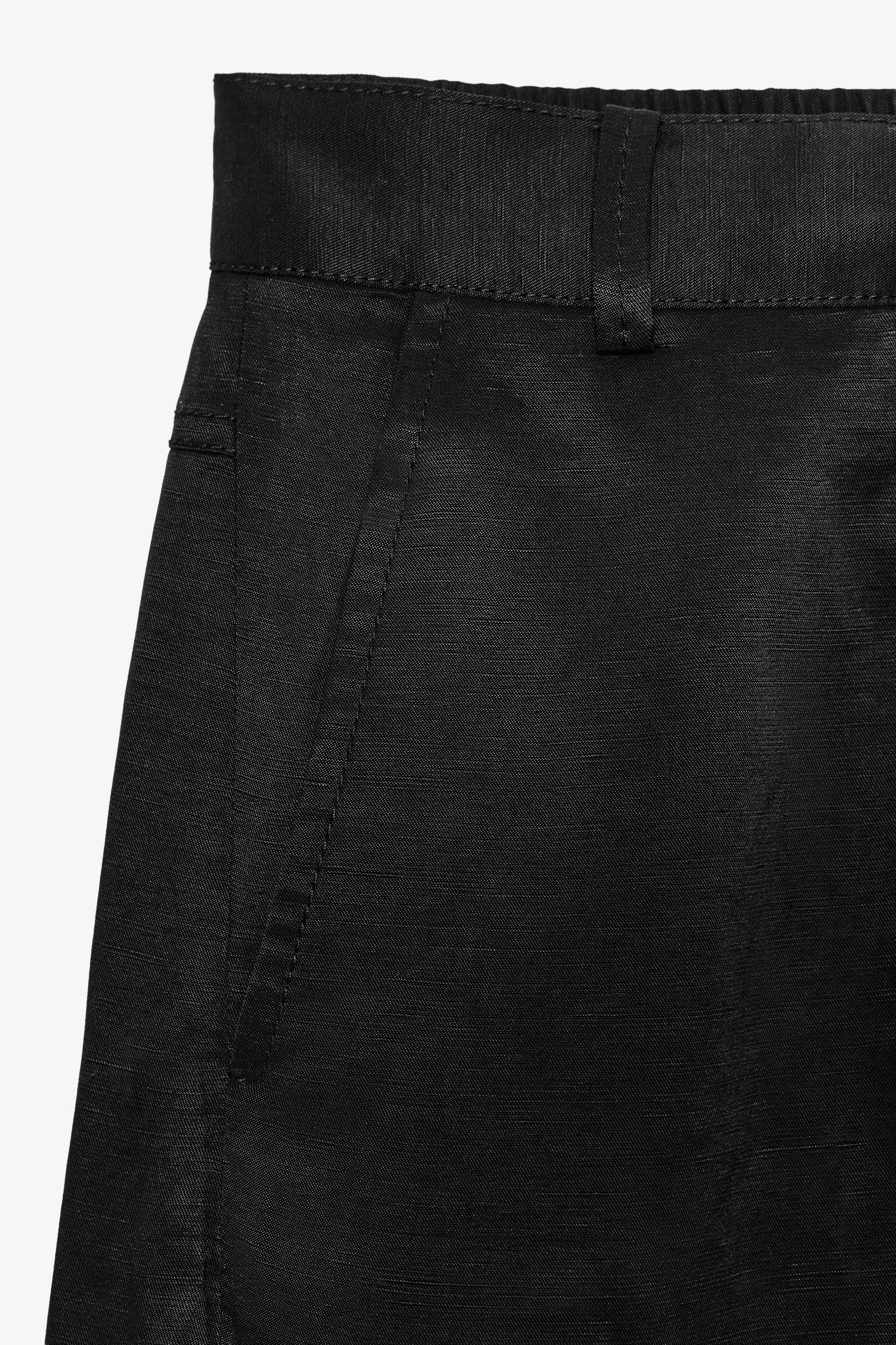 Loose-Fitting Trousers