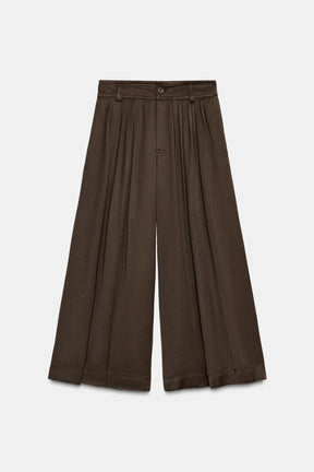 WIDE-LEG PLEATED TROUSERS