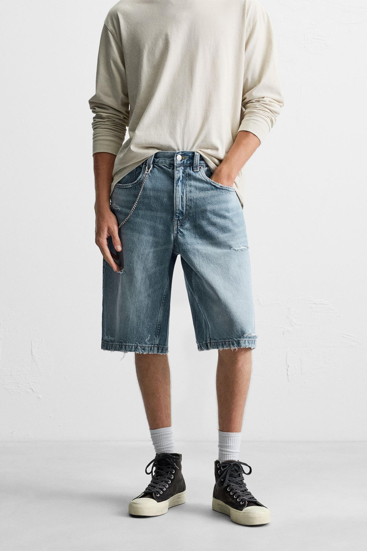 RIPPED BAGGY FIT DENIM BERMUDA SHORTS - Image 2