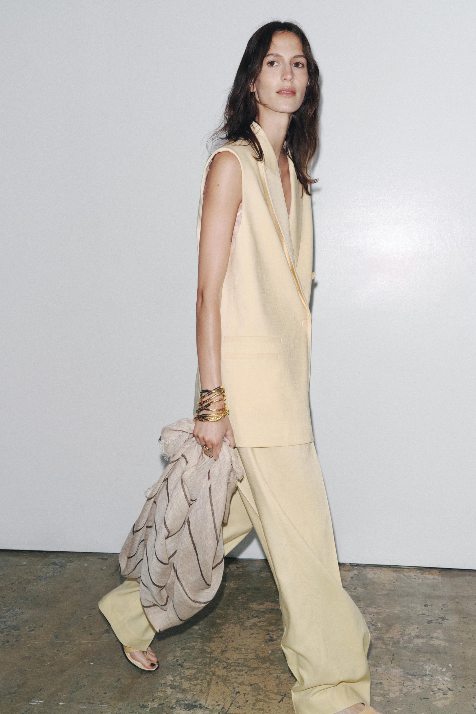 WIDE-LEG DARTED TROUSERS