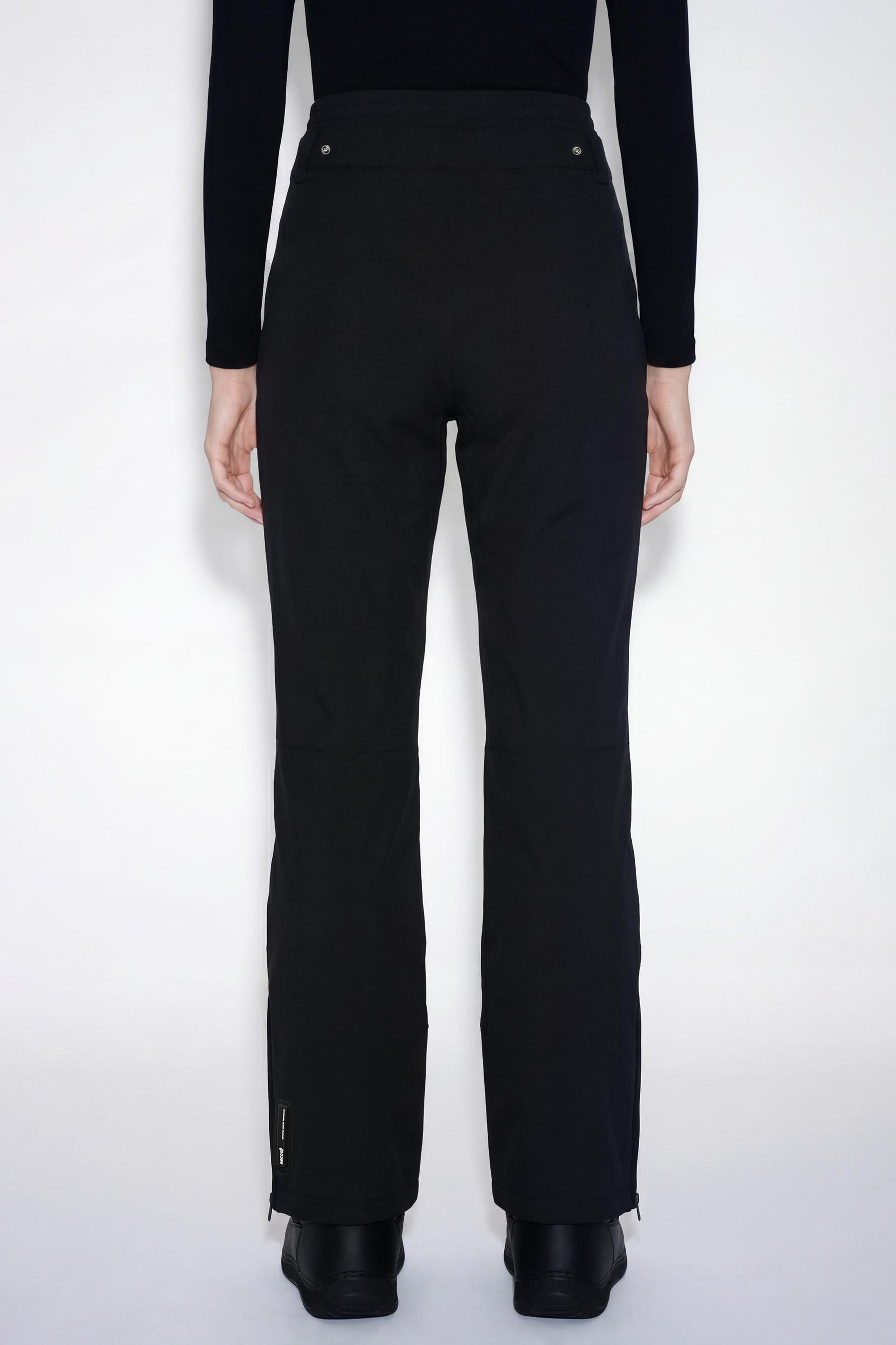 Water-resistant ski trousers