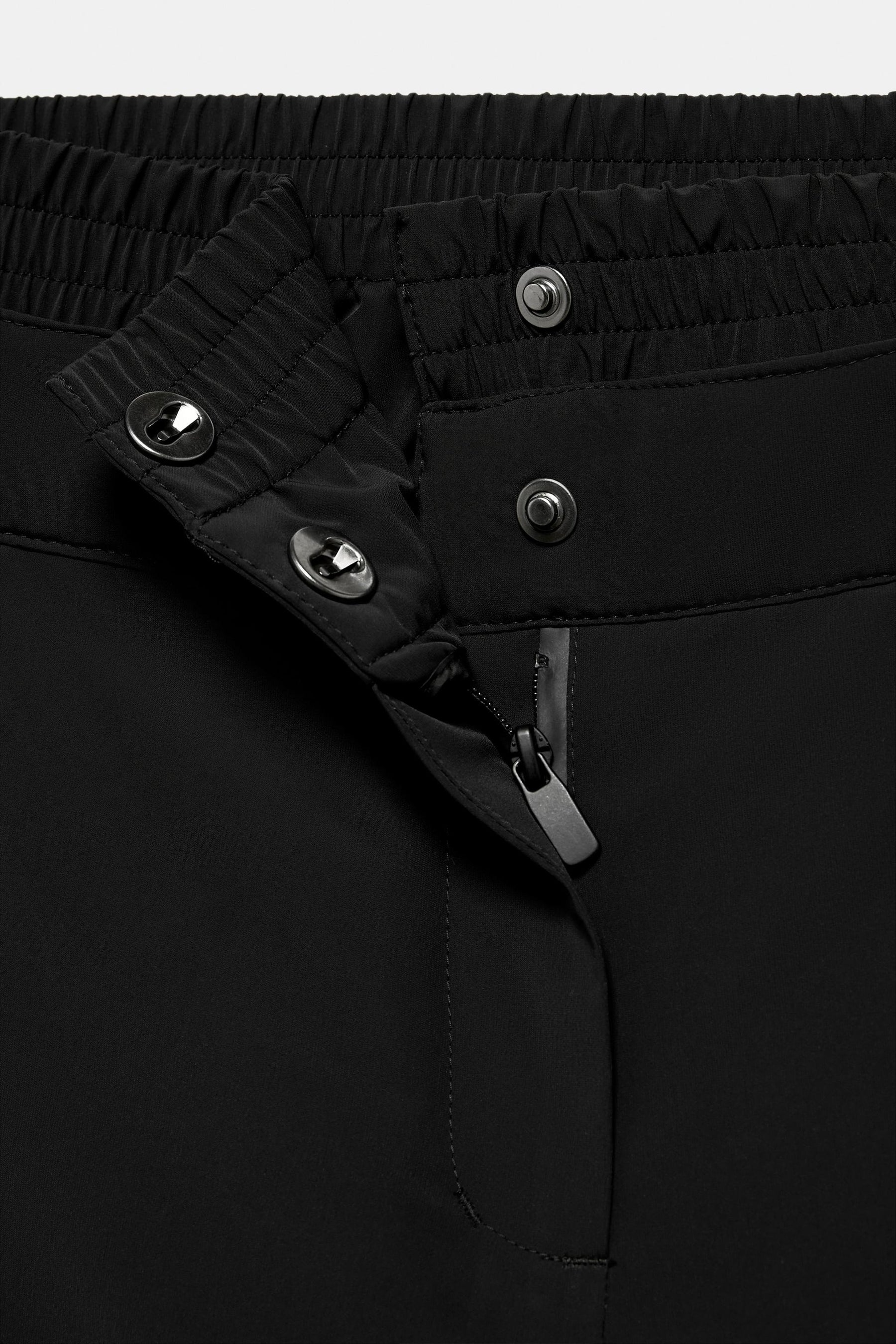 Water-resistant ski trousers