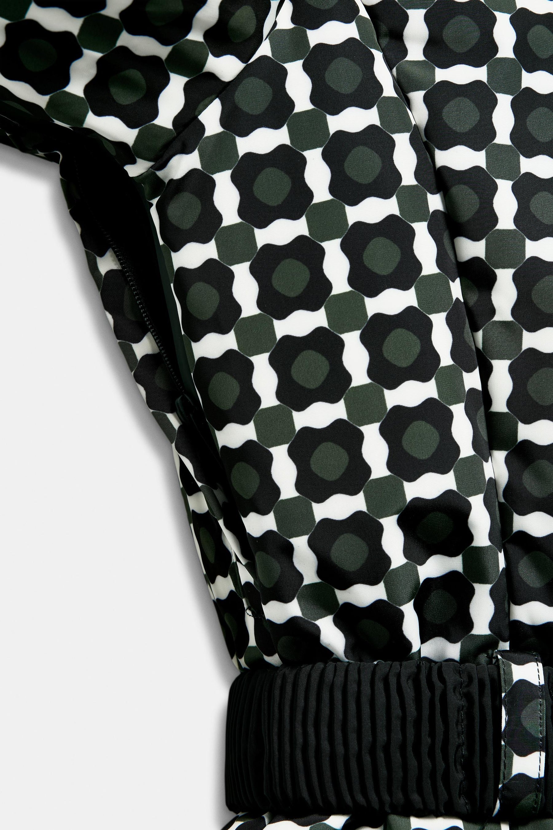 Water-resistant down jacket