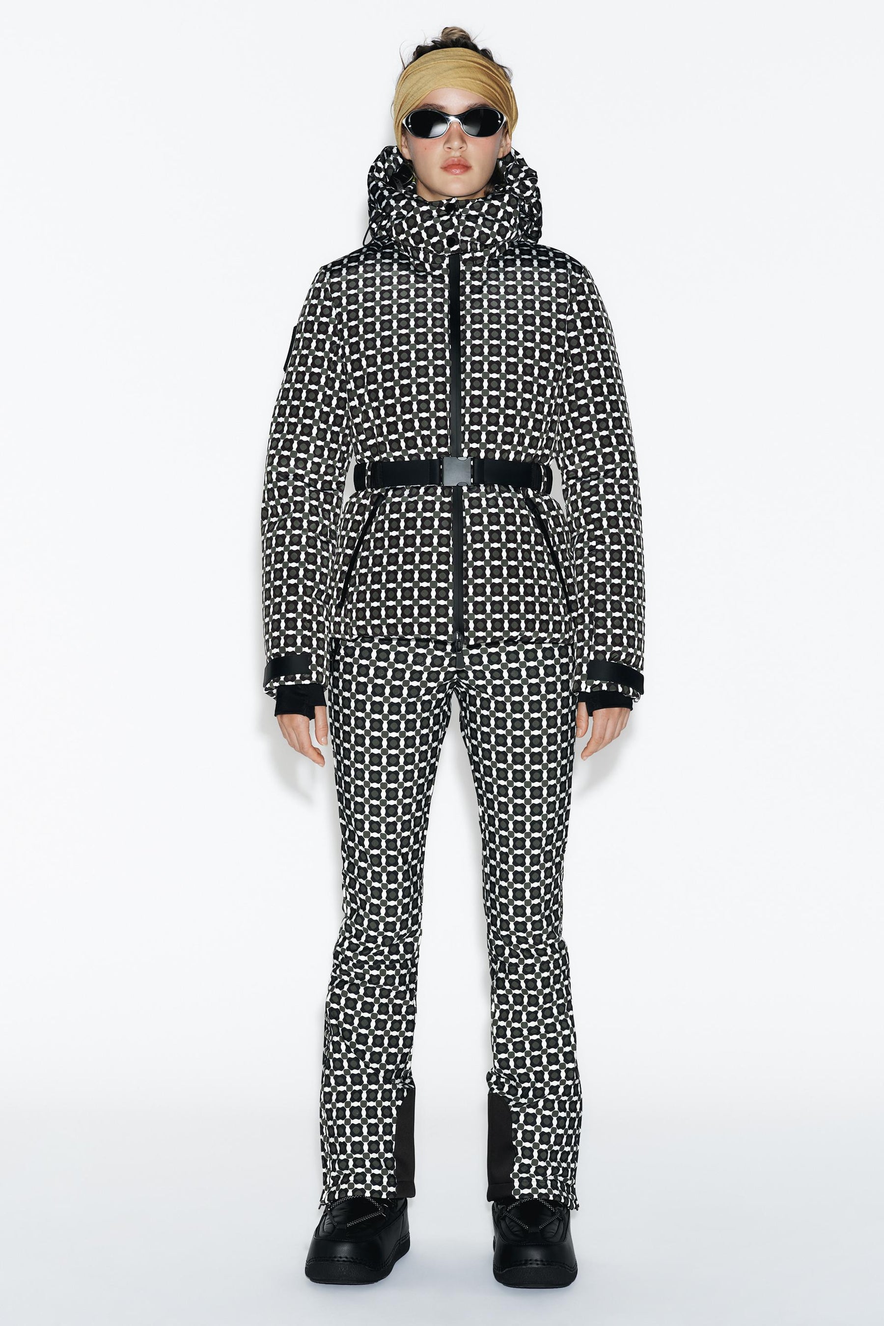 Water-resistant down jacket