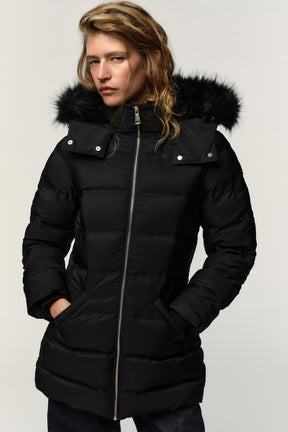 Water-repellent puffer jacket