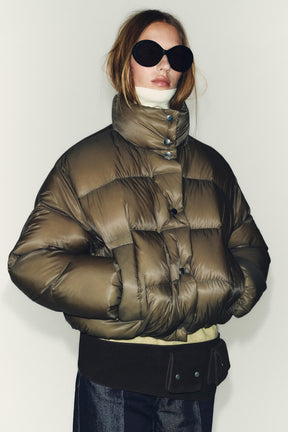 Water-repellent puffer jacket