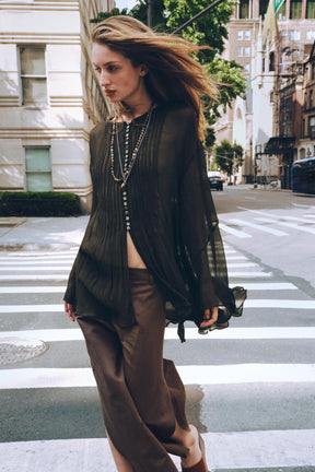 Wide-leg trousers with vents