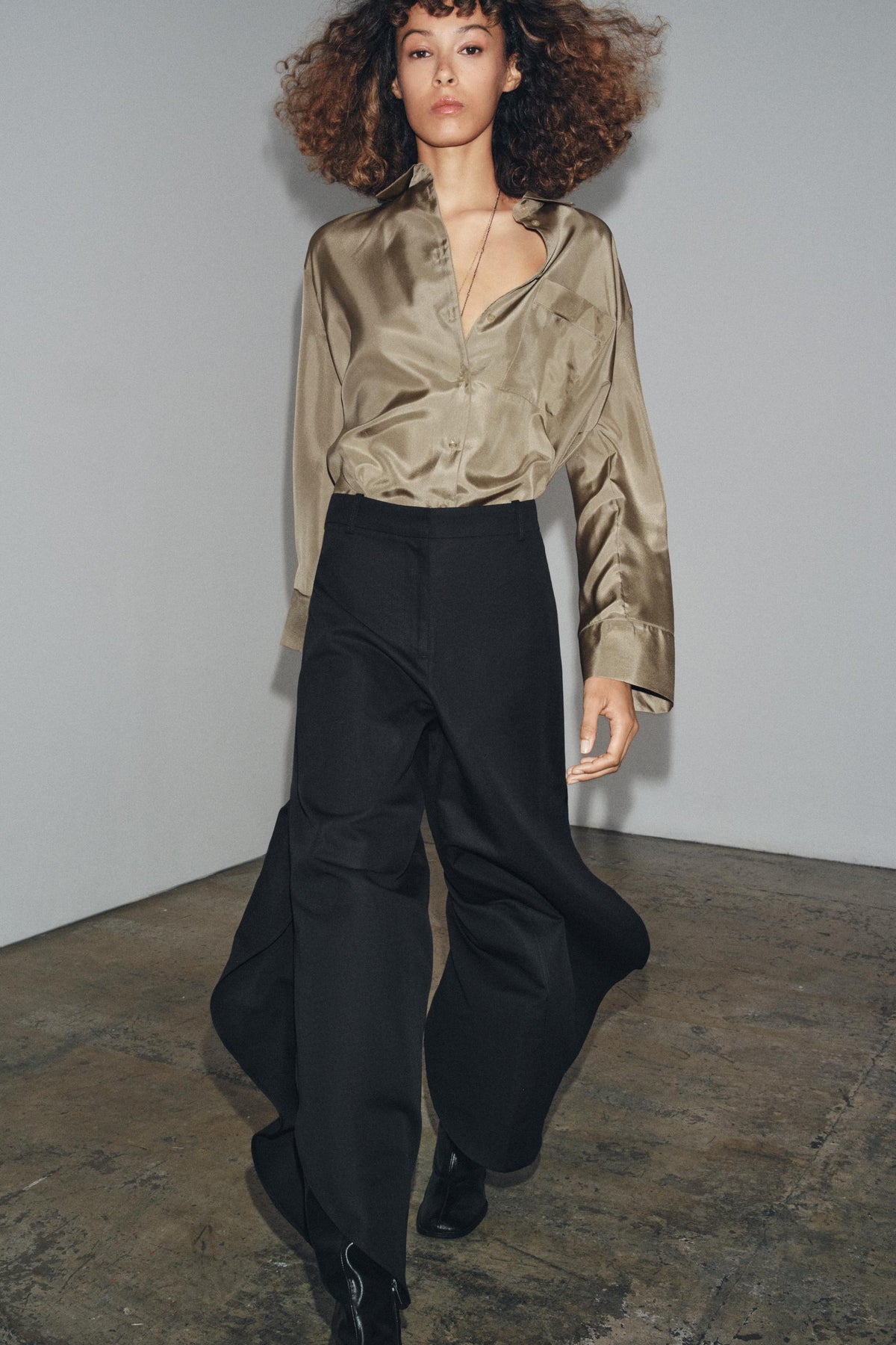 Wide-Leg Trousers with Vents