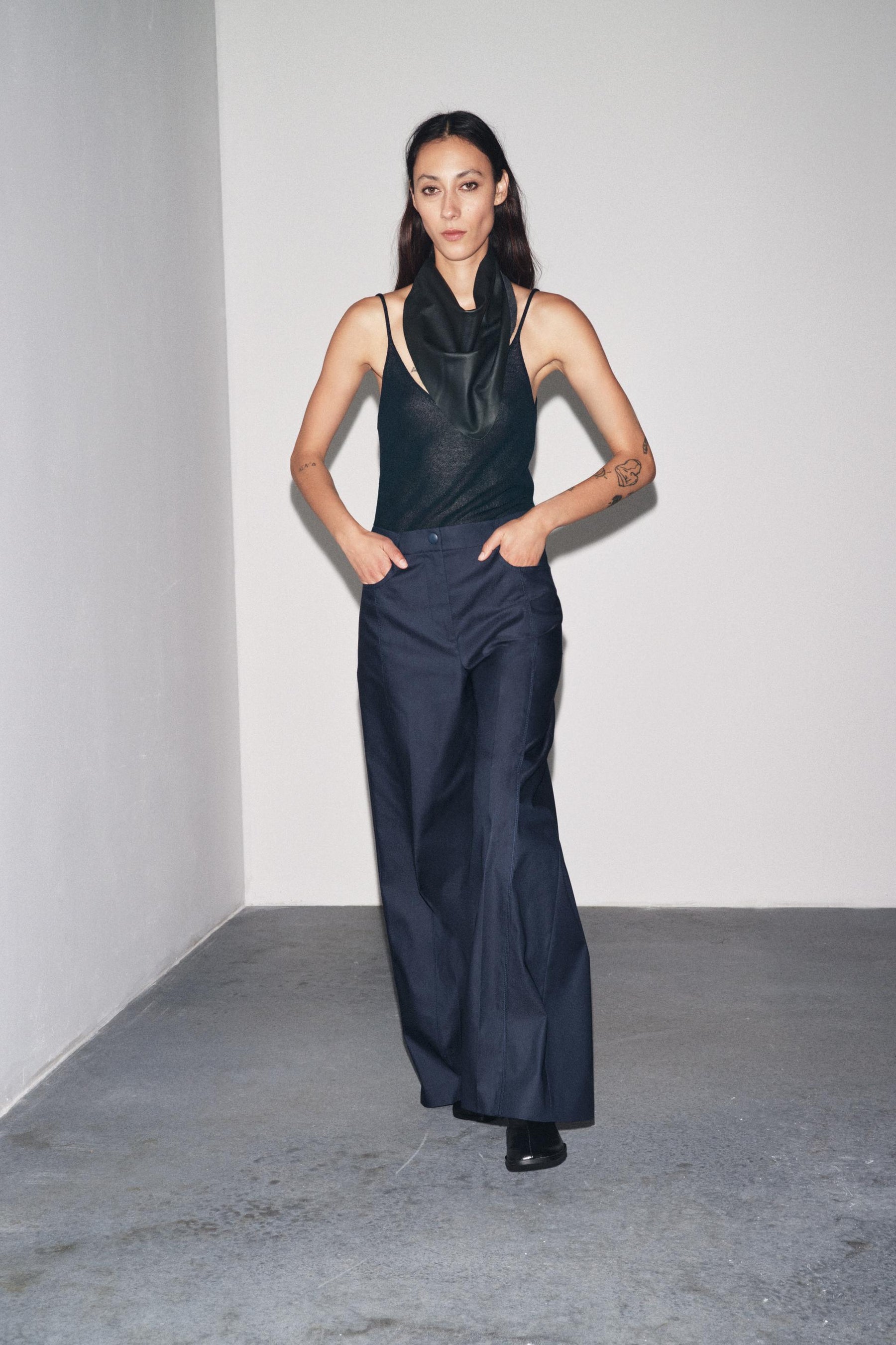 Wide-leg Trousers