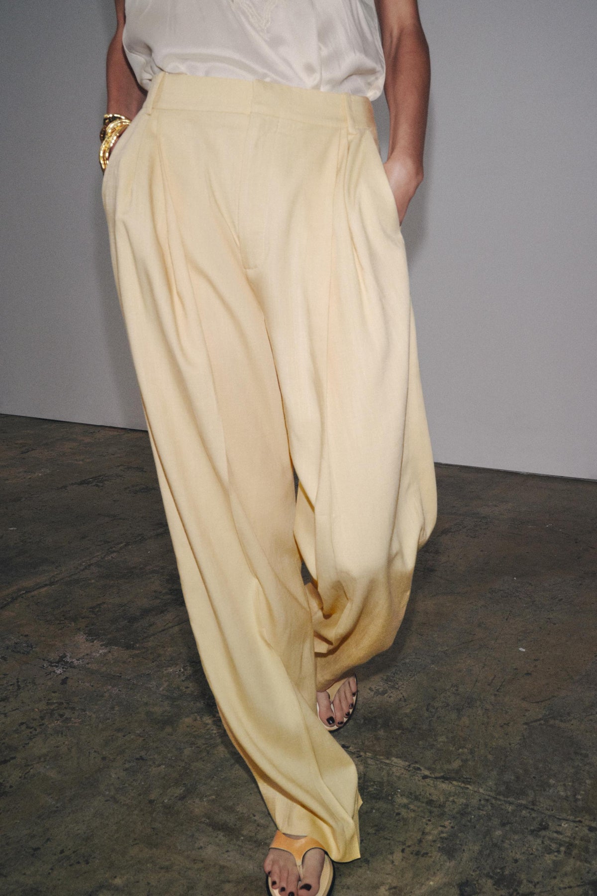 WIDE-LEG DARTED TROUSERS