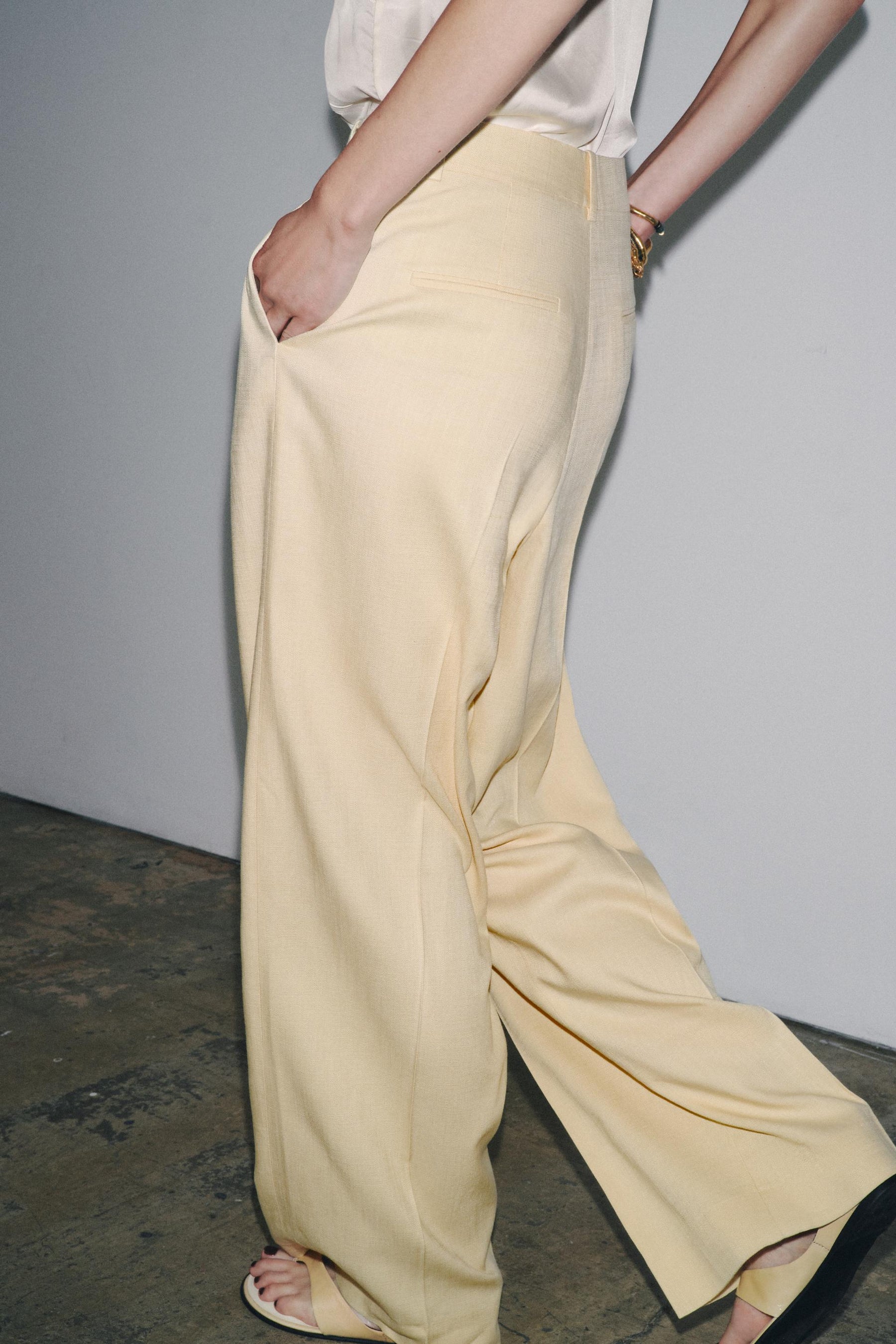 WIDE-LEG DARTED TROUSERS