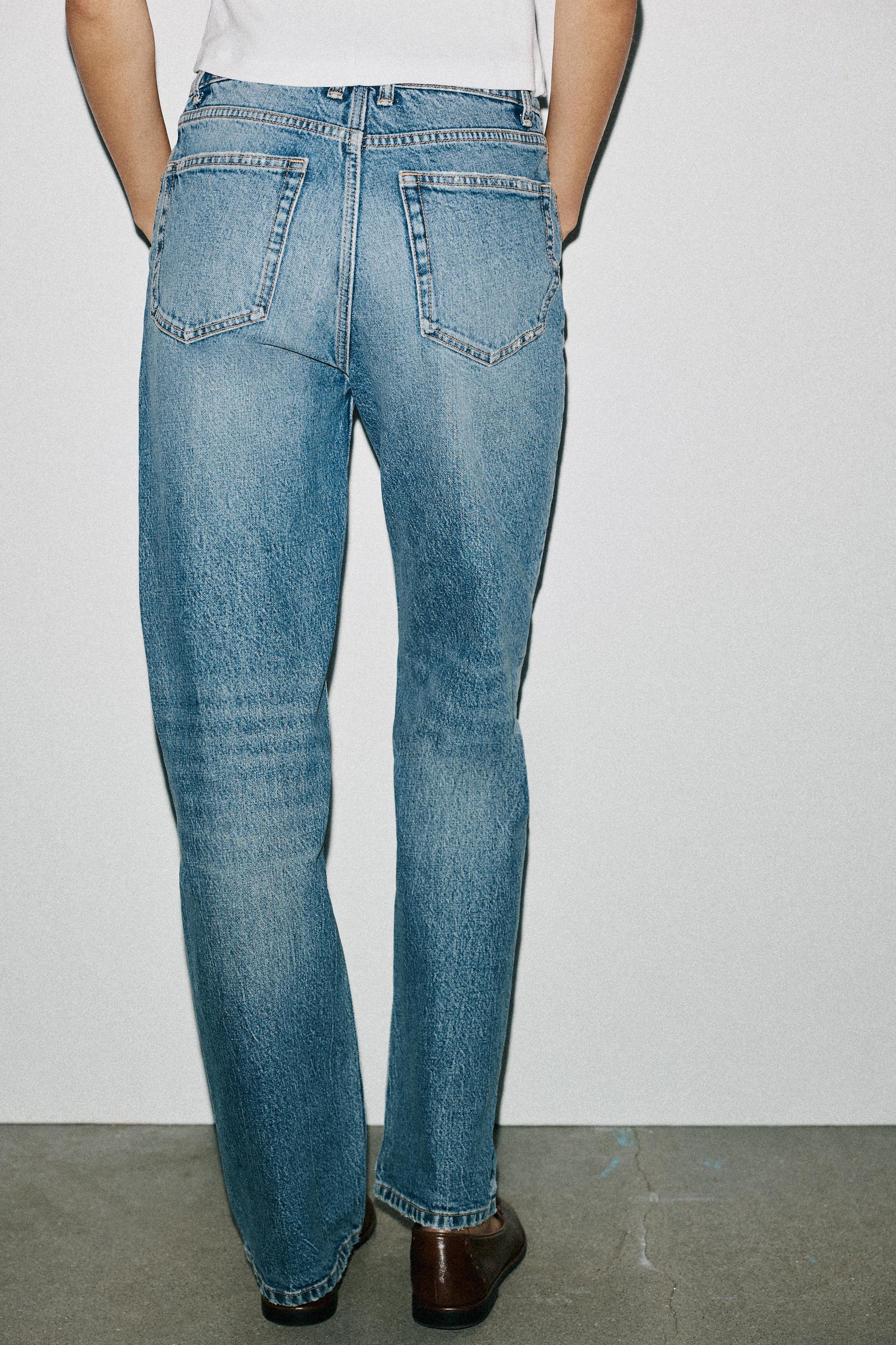 Straight High-Waist Jeans
