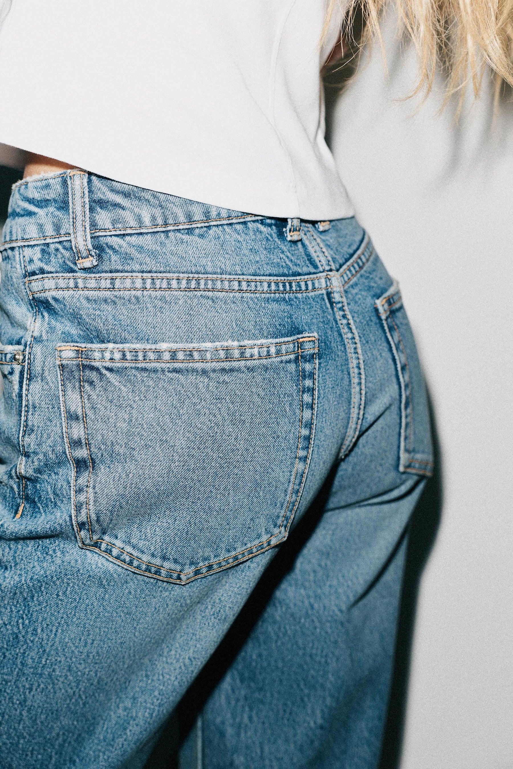 Straight High-Waist Jeans