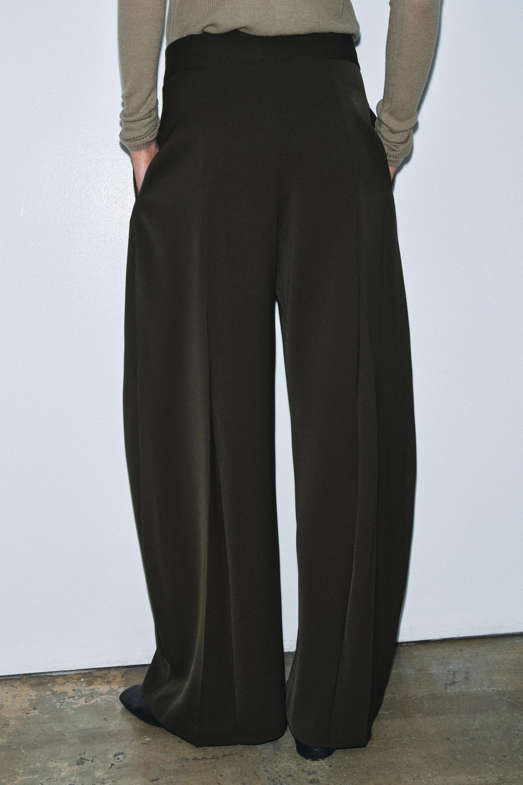 Flowing Trousers with Darts