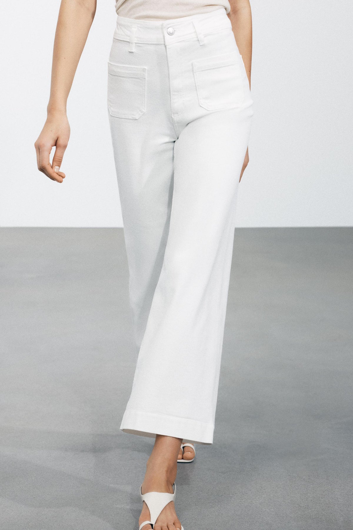 Wide-Leg High-Waist Jeans