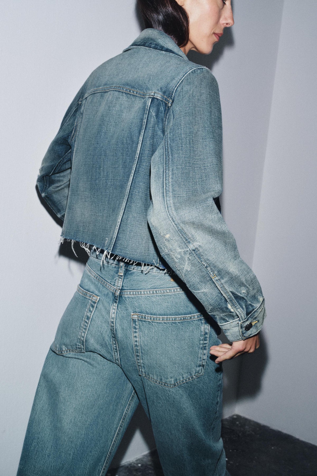ZW COLLECTION CROPPED DENIM JACKET - Image 2