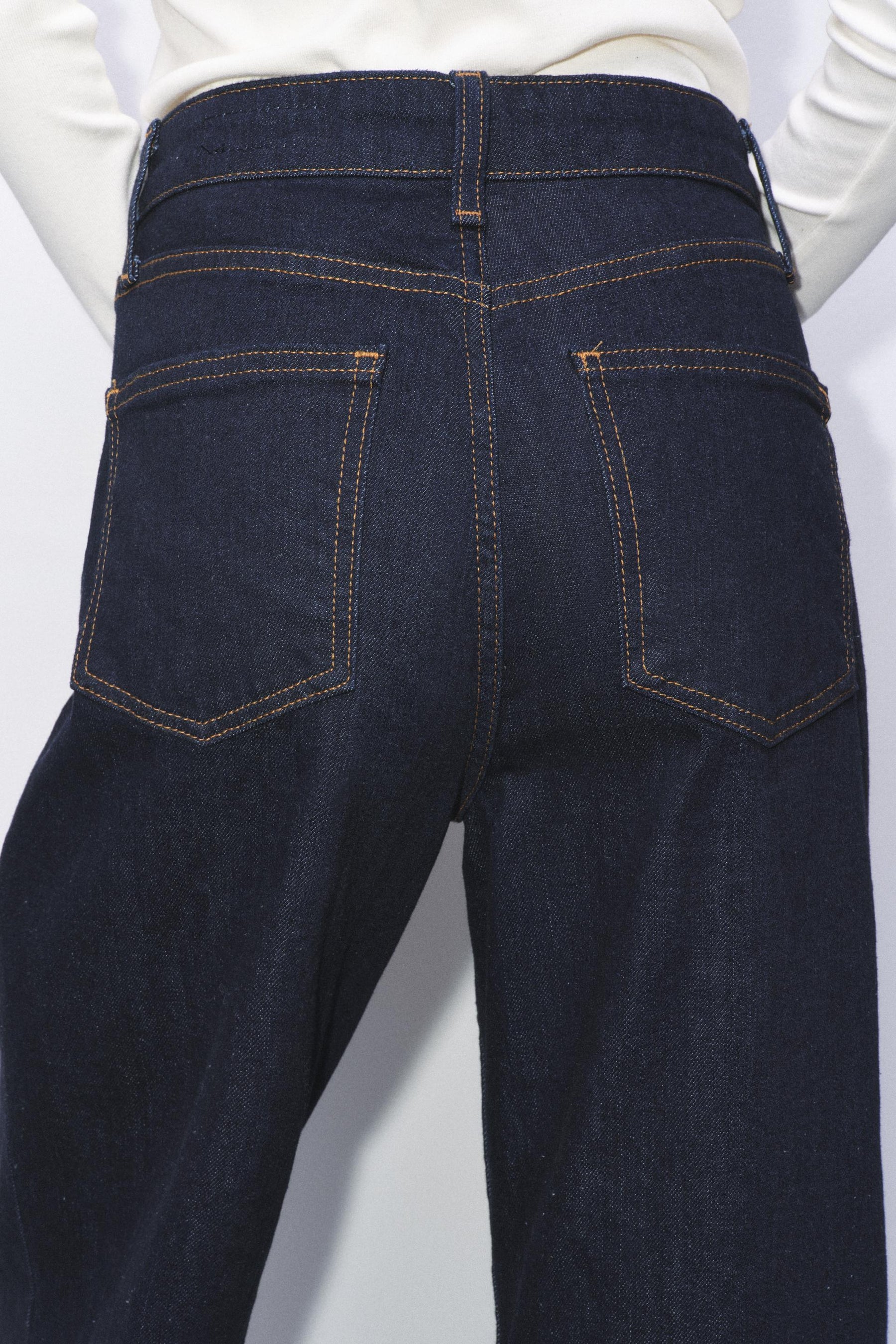 Wide-leg High-waist Jeans