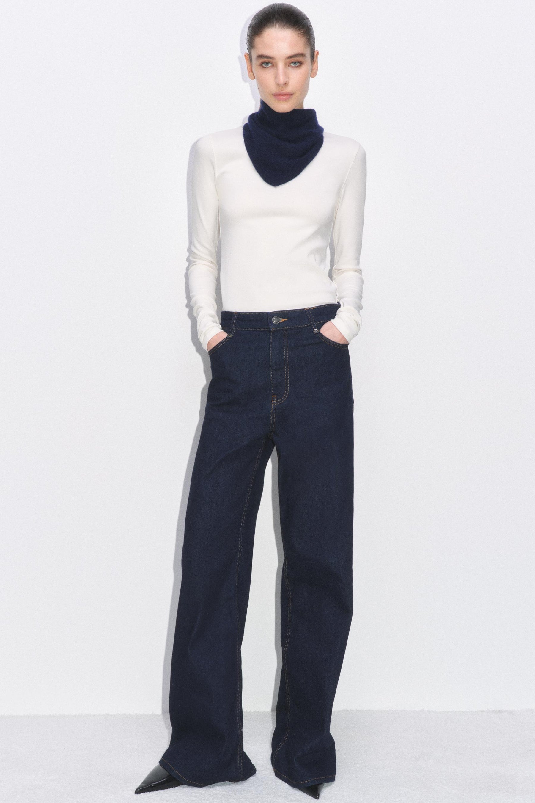 Wide-leg High-waist Jeans