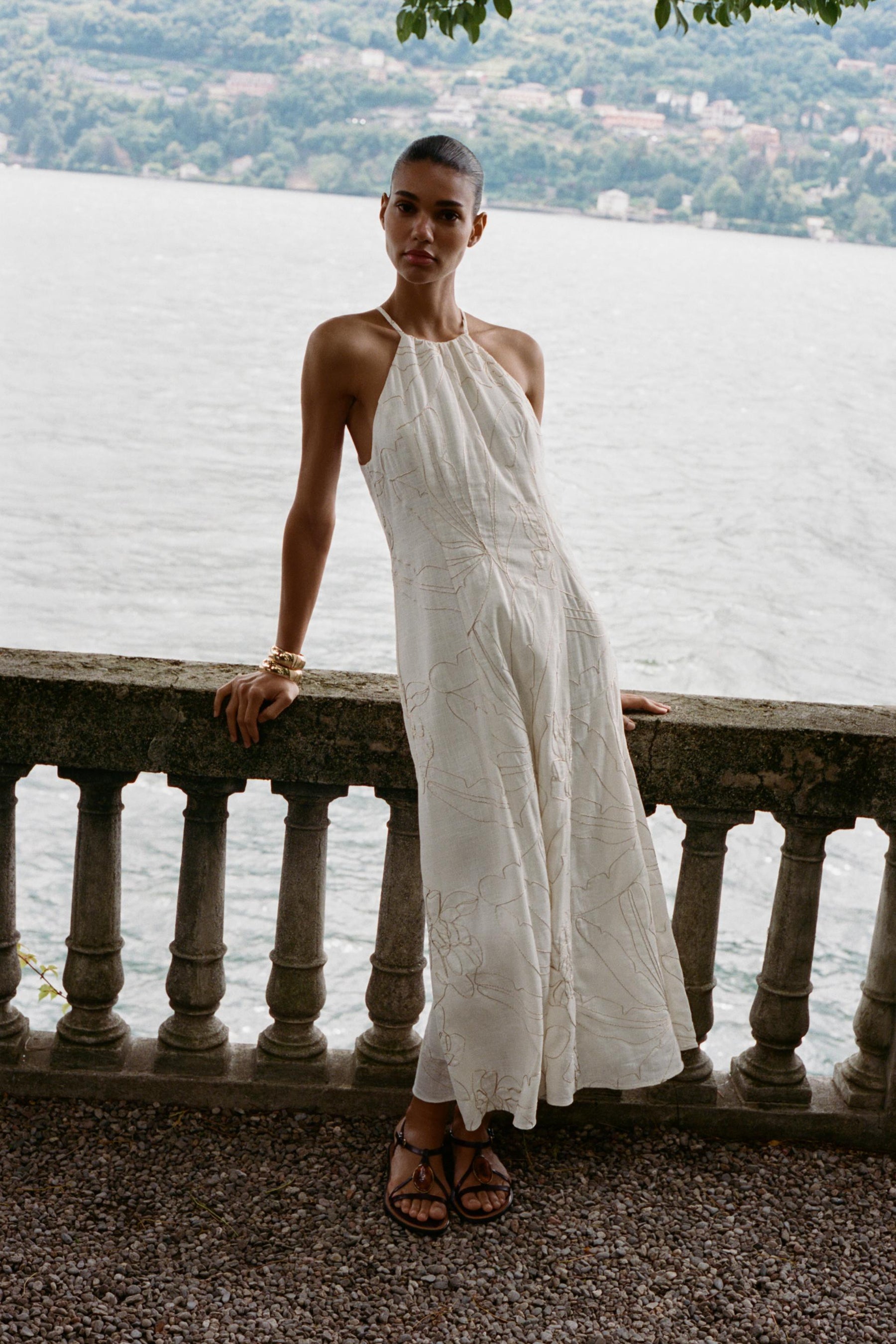 HALTER DRESS WITH FLORAL EMBROIDERY - Image 2