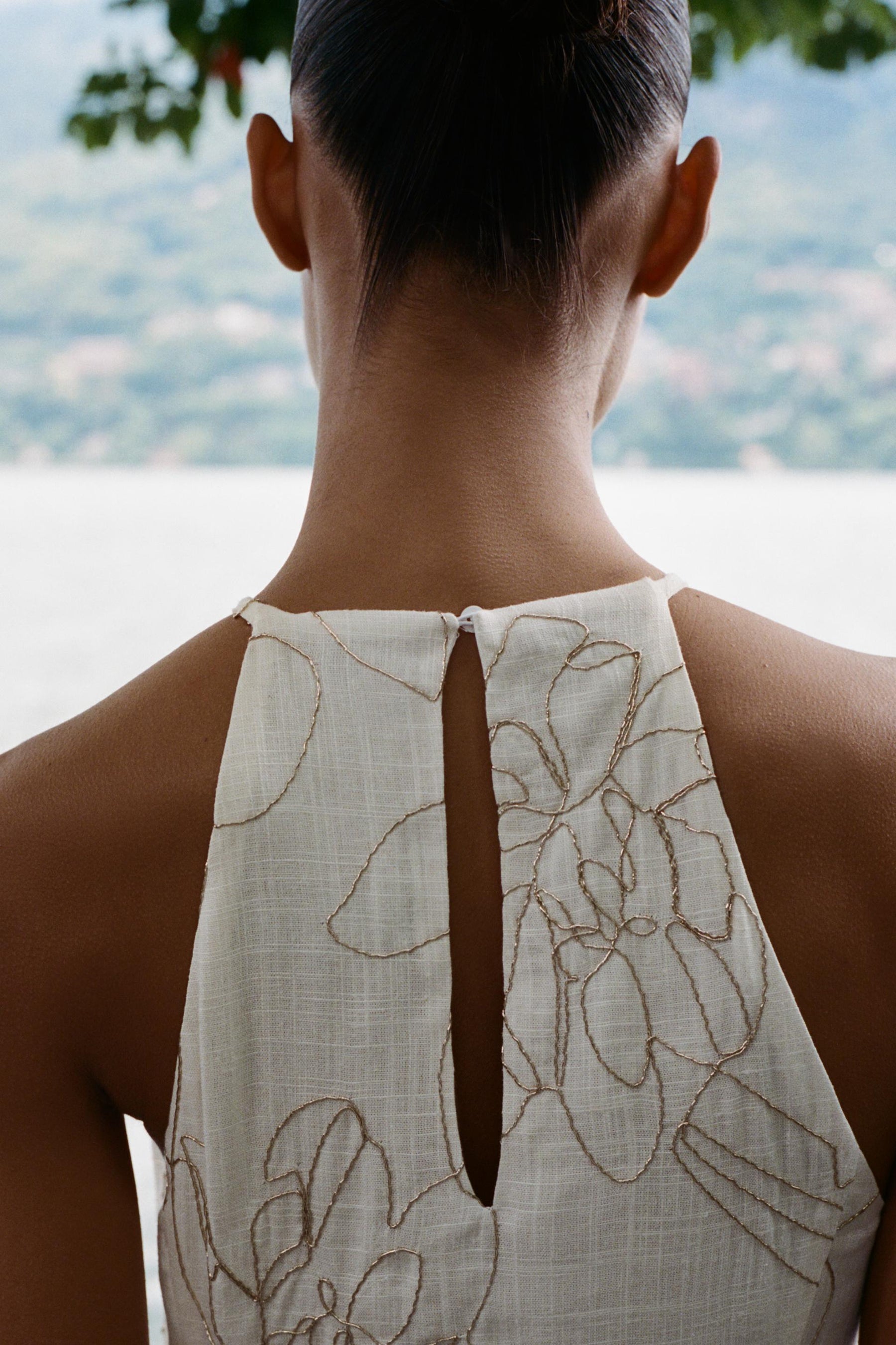 HALTER DRESS WITH FLORAL EMBROIDERY - Image 4