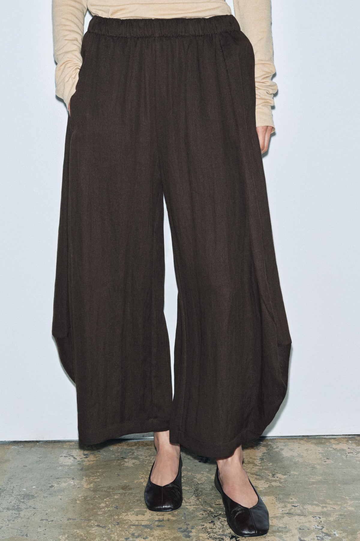 WIDE-LEG TEXTURED TROUSERS