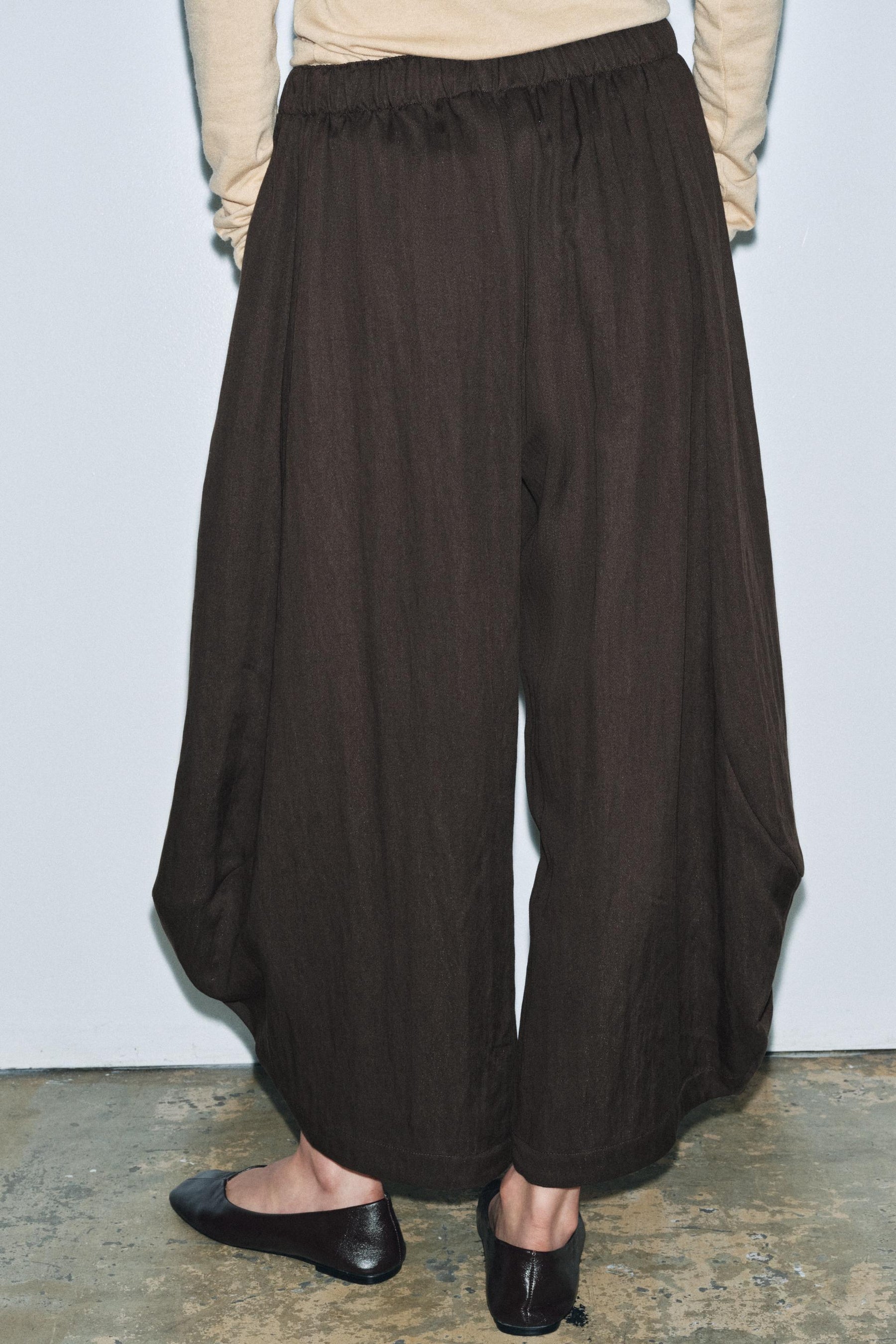 WIDE-LEG TEXTURED TROUSERS