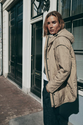 Water-repellent quilted jacket