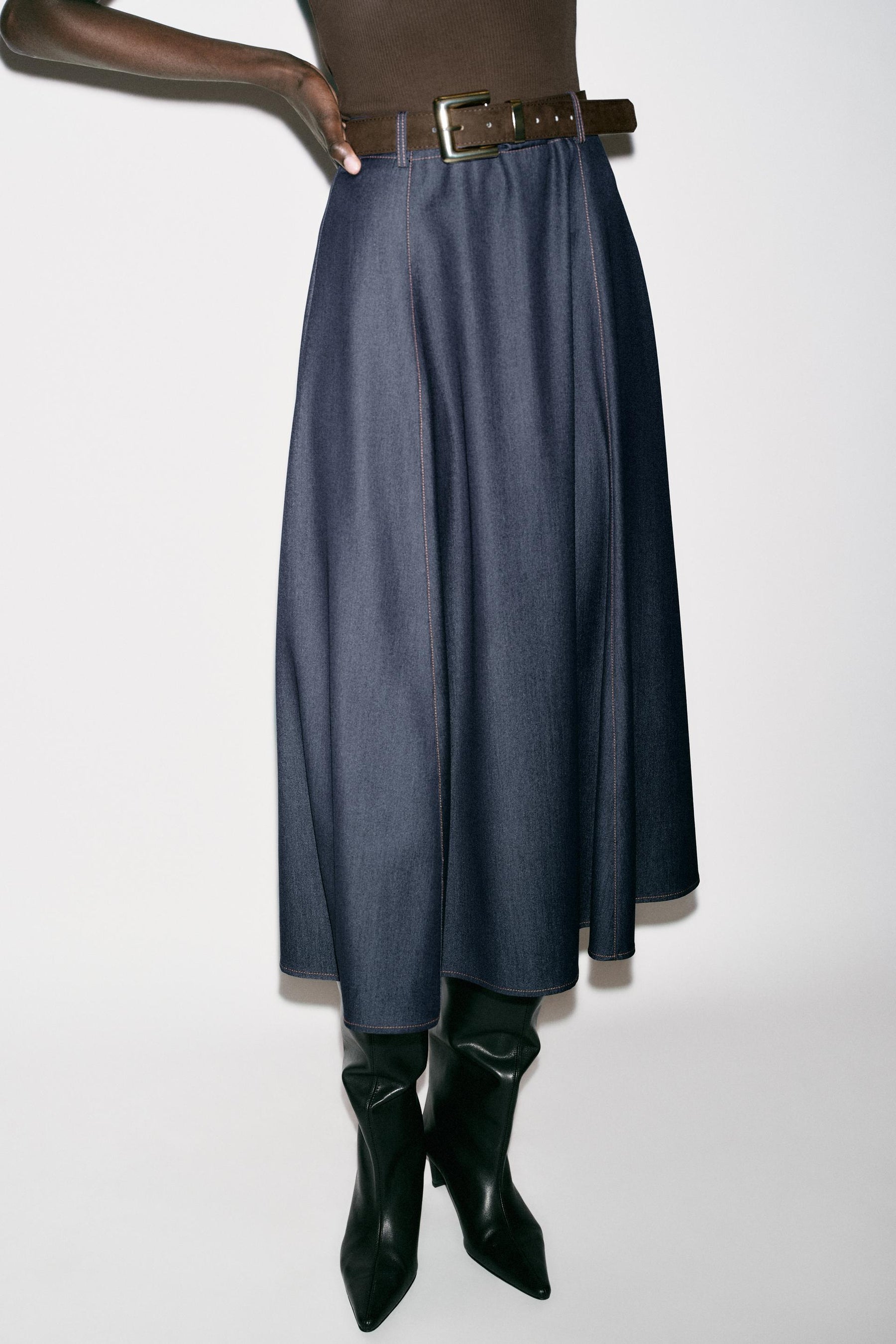 CONTRAST MIDI DRESS WITH BELT - Image 5