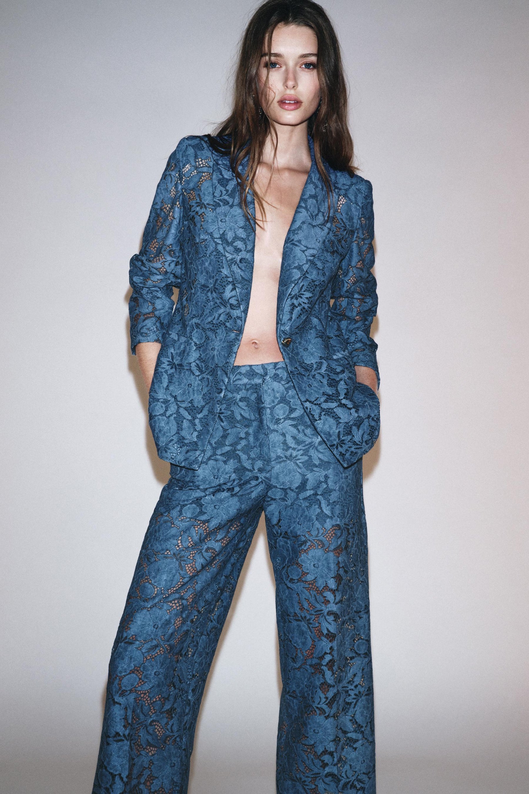 CROPPED LACE TROUSERS