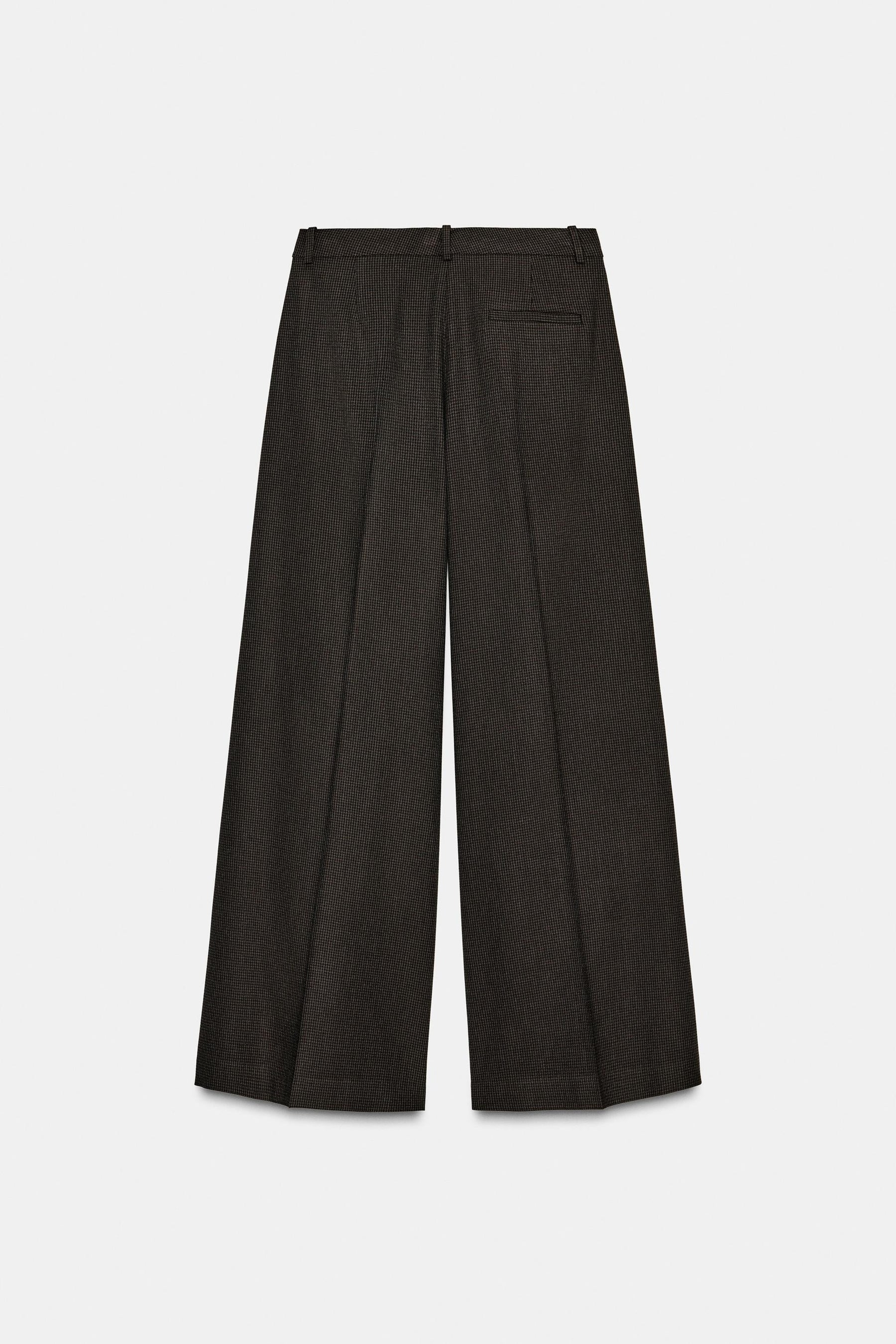 Wide-leg pleated trousers