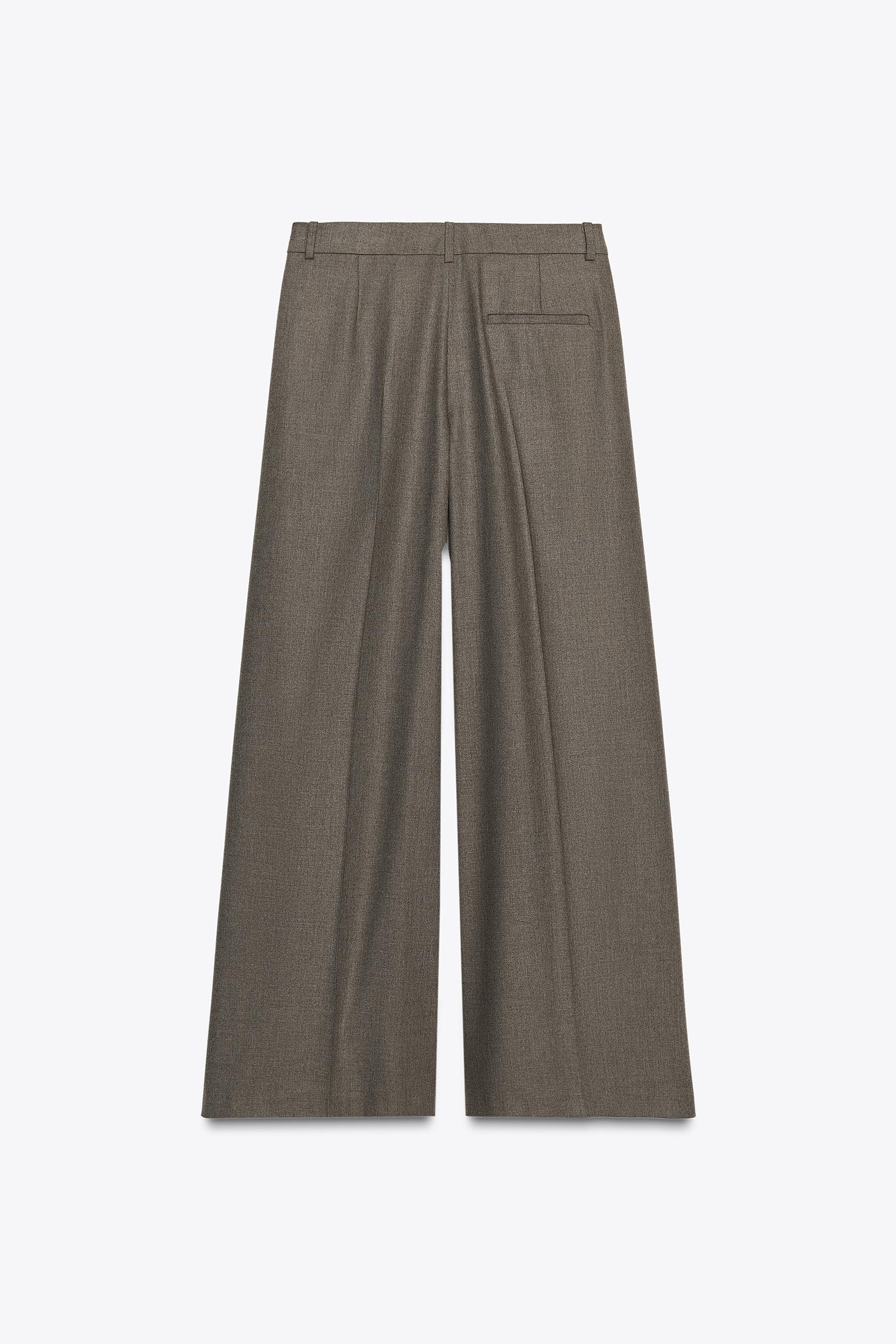 Wide-leg pleated trousers