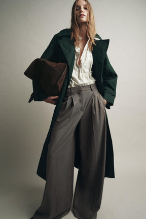 Wide-leg pleated trousers