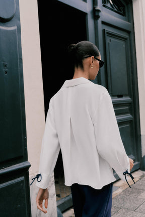 Shirt with contrast trims