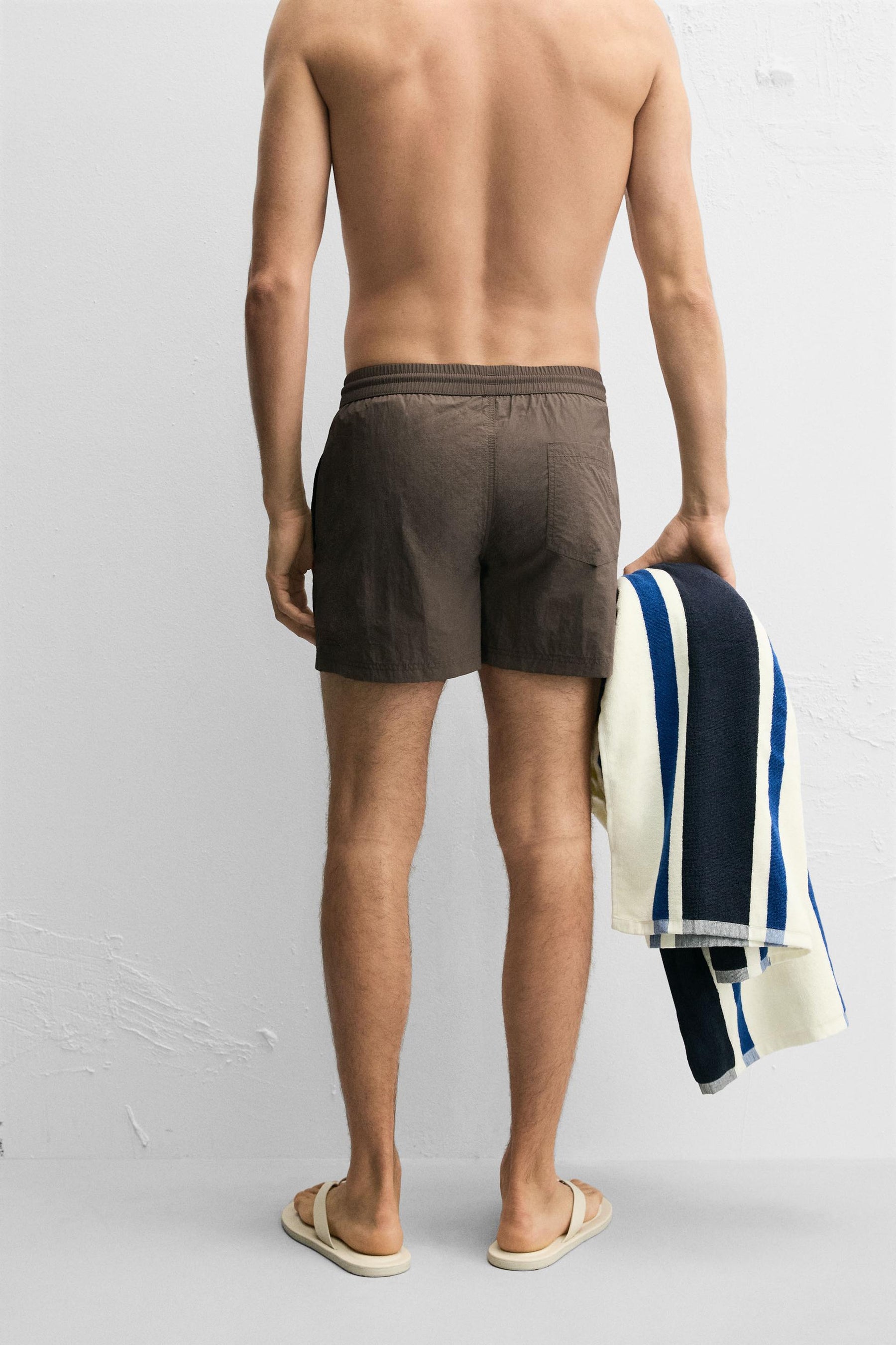 BASIC MID-LENGTH SWIMMING TRUNKS - Image 3