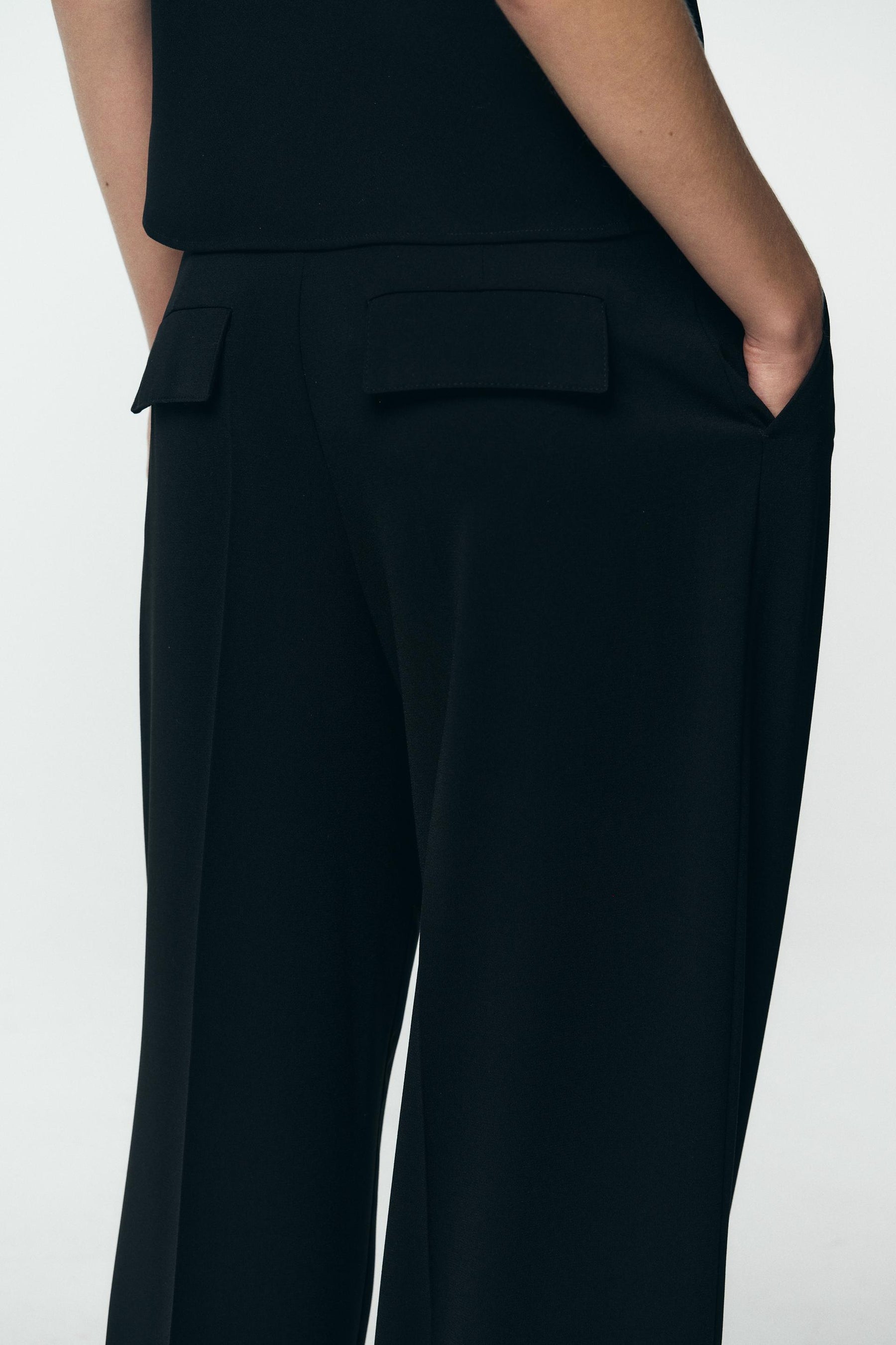Wide-Leg Trousers With Chain