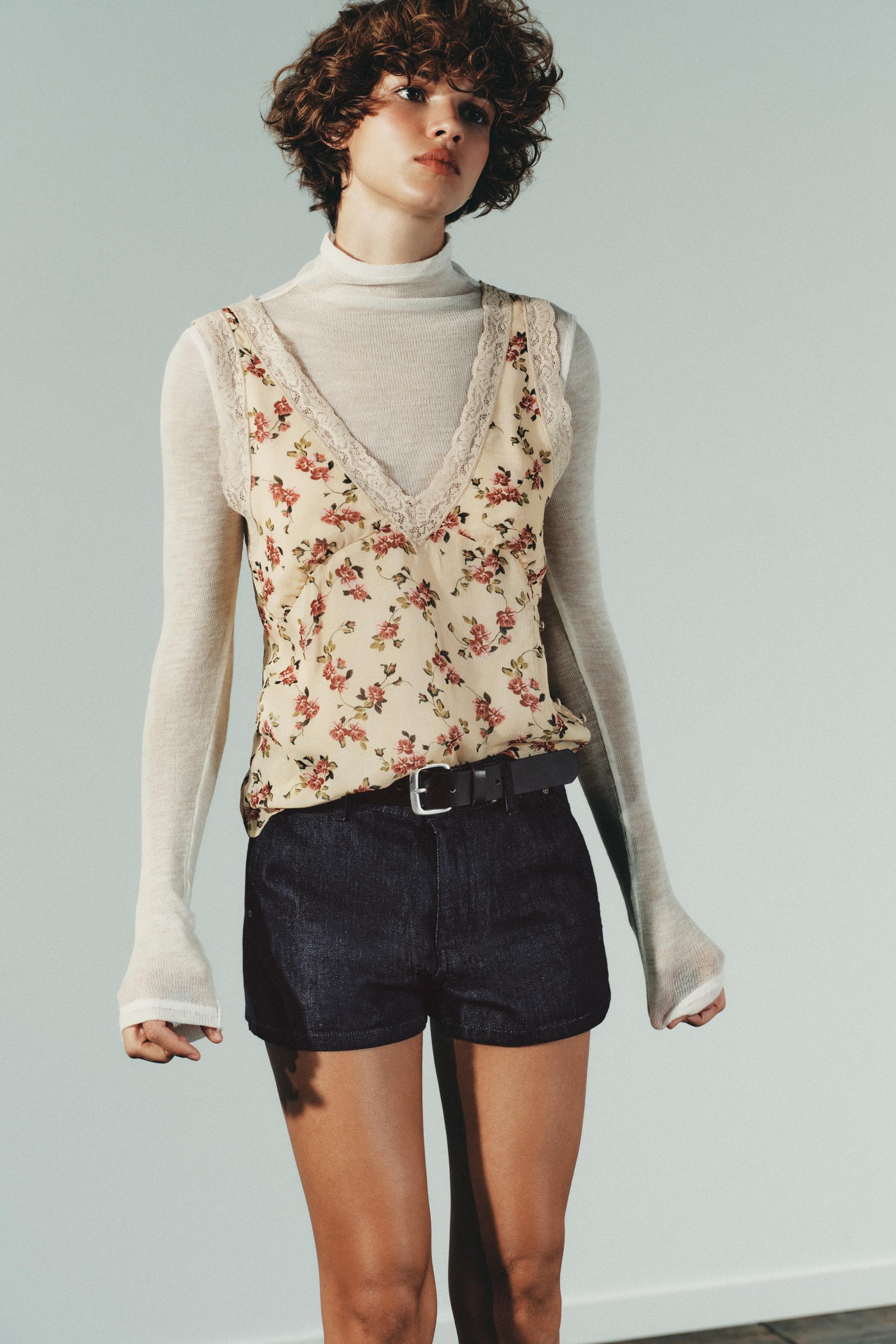 FLORAL LACE TOP